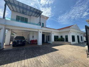 Villa Aainaa Homestay
